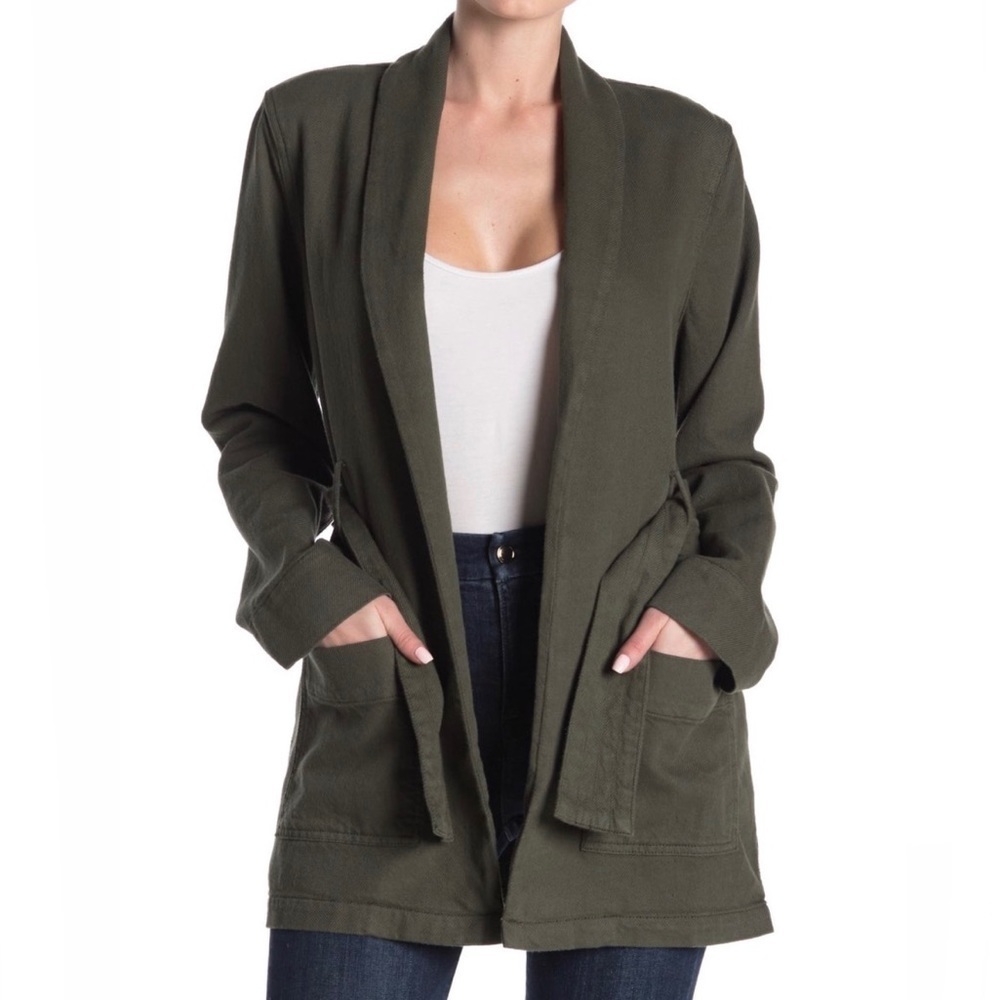 GOOD AMERICAN THE WRAP BELTED JACKET IN OLIVE